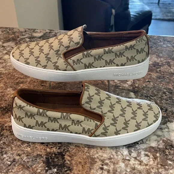 💕sold💕Michael Kors Slip On Sneakers - Picture 6 of 13